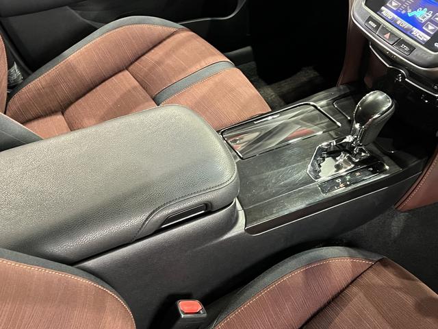 クラウン アスリートＳ　モデリスタエアロ／スパッタリング１８ＡＷ／トヨタプレミアムサウンド／電動シート／レーダークルコン／クリアランスソナー／ＥＴＣ／純正ナビ／Ｂｌｕｅｔｏｏｔｈ／バックカメラ／地デジ／ＨＩＤオートライト（37枚目）