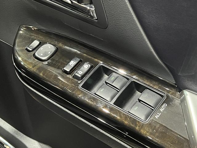 ヴェルファイア 2.4Z ゴールデンアイズ 後期/1オーナー/半革シート/両側電動スライドドア/デジタルインナーミラー/クルーズコントロール/スマートキー/ETC/横滑り防止装置/パワーバックドア/純正ナビ/バックカメラ/地デジ/純正AW(28枚目)