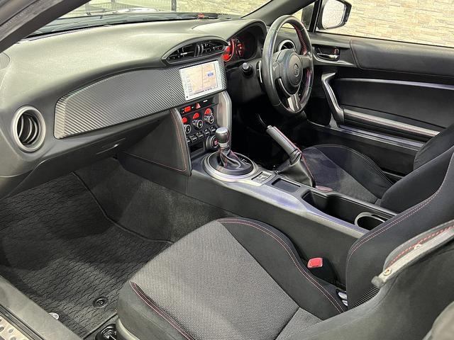 86 GT モデリスタエアロ&TRDエアロ/TRDマフラー/スマートキー/パドルシフト/ETC/VSCスポーツモード/純正ナビ/Bluetooth/バックカメラ/HIDオートライト/純正AW(34枚目)