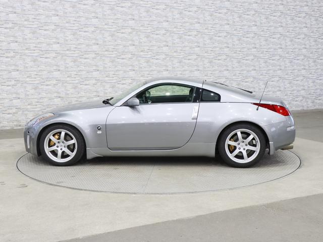 フェアレディZ バージョンST 6速MT/前後ブレンボキャリパー/BLISTEINショック/黒革電動シート/シートヒーター/momoステアリング/3連サブメーター/キーレス/ETC/ストラーダナビ/バックカメラ/地デジ/鍛造AW(12枚目)