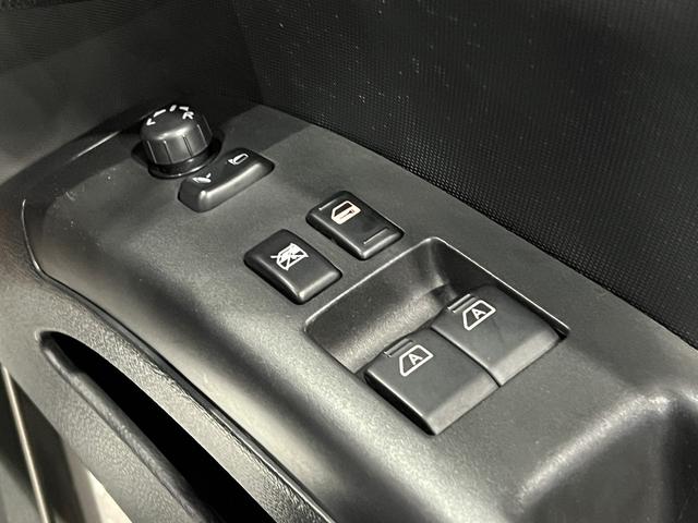 フェアレディZ バージョンST 6速MT/前後ブレンボキャリパー/BLISTEINショック/黒革電動シート/シートヒーター/momoステアリング/3連サブメーター/キーレス/ETC/ストラーダナビ/バックカメラ/地デジ/鍛造AW(26枚目)