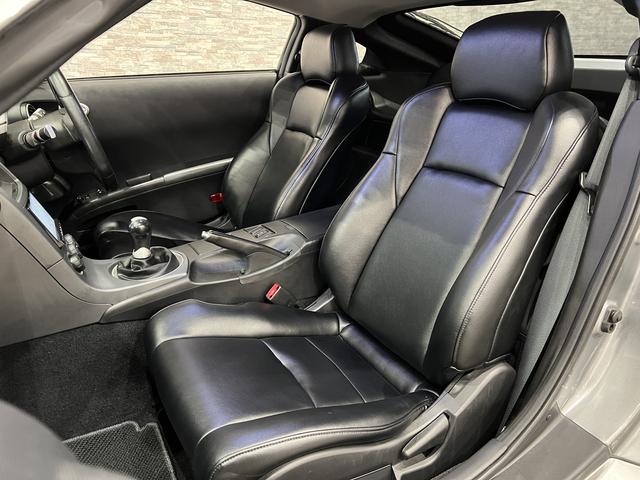 フェアレディZ バージョンST 6速MT/前後ブレンボキャリパー/BLISTEINショック/黒革電動シート/シートヒーター/momoステアリング/3連サブメーター/キーレス/ETC/ストラーダナビ/バックカメラ/地デジ/鍛造AW(32枚目)