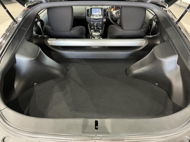 フェアレディZ ベースグレード 社外エアロ&ダウンサス/フジツボマフラー/スマートキー/ETC/パドルシフト/横滑り防止装置/純正ナビ/Bluetooth/サイド・バックカメラ/地デジ/HIDオートライト/純正AW(22枚目)