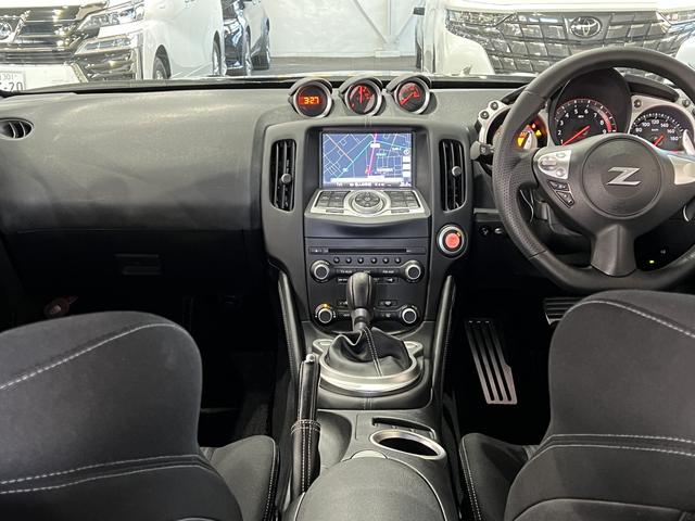 フェアレディZ ベースグレード 社外エアロ&ダウンサス/フジツボマフラー/スマートキー/ETC/パドルシフト/横滑り防止装置/純正ナビ/Bluetooth/サイド・バックカメラ/地デジ/HIDオートライト/純正AW(24枚目)