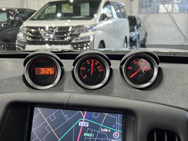 フェアレディZ ベースグレード 社外エアロ&ダウンサス/フジツボマフラー/スマートキー/ETC/パドルシフト/横滑り防止装置/純正ナビ/Bluetooth/サイド・バックカメラ/地デジ/HIDオートライト/純正AW(27枚目)