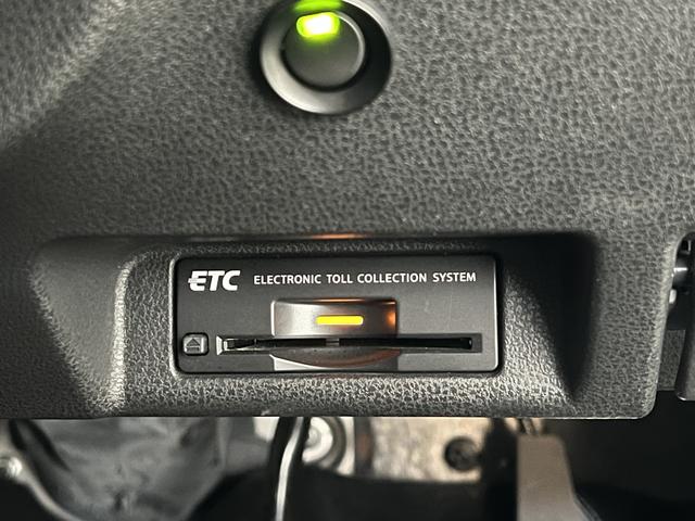 フェアレディZ ベースグレード 社外エアロ&ダウンサス/フジツボマフラー/スマートキー/ETC/パドルシフト/横滑り防止装置/純正ナビ/Bluetooth/サイド・バックカメラ/地デジ/HIDオートライト/純正AW(28枚目)