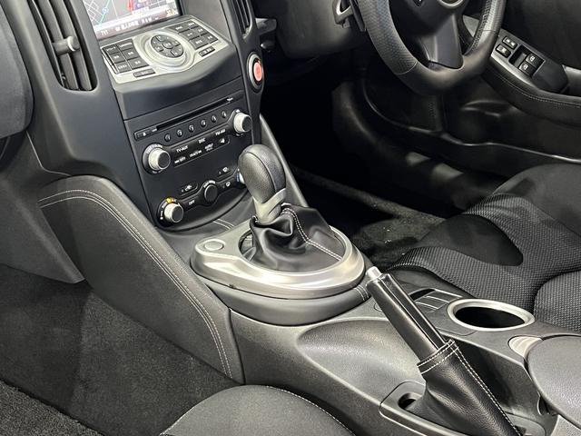 フェアレディZ ベースグレード 社外エアロ&ダウンサス/フジツボマフラー/スマートキー/ETC/パドルシフト/横滑り防止装置/純正ナビ/Bluetooth/サイド・バックカメラ/地デジ/HIDオートライト/純正AW(29枚目)