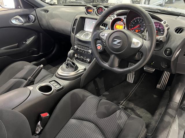 フェアレディZ ベースグレード 社外エアロ&ダウンサス/フジツボマフラー/スマートキー/ETC/パドルシフト/横滑り防止装置/純正ナビ/Bluetooth/サイド・バックカメラ/地デジ/HIDオートライト/純正AW(36枚目)