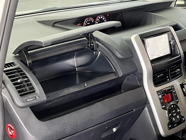 ノア Si 1オーナー/フリップダウンモニター/電動スライドドア/スマートキー/パドルシフト/ETC/純正ナビ/Bluetooth/バックカメラ/地デジ/HIDオートライト/純正AW(35枚目)