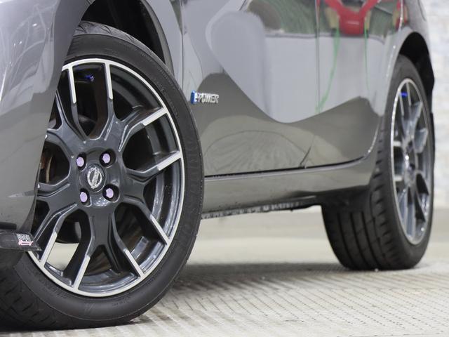 ノート e-パワー X ブラックアロー 社外エアロ/エマージェンシーブレーキ/黒ルーフ/インテリジェントクルコン/レーンアシスト/フロント&バックソナー/ハイビームアシスト/純正ナビ/Bluetooth/地デジ/LEDオートライト/純正AW(18枚目)