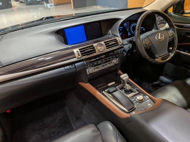 ＬＳ ＬＳ６００ｈ　バージョンＣ　Ｉパッケージ　４ＷＤ／１オーナー／サンルーフ／セミアニリン本革電動シート／シートベンチレーション／クルーズコントロール／クリアランスソナー／ＢＳＭ／オートマチックハイビーム／バックカメラ／ＬＥＤオートライト（37枚目）