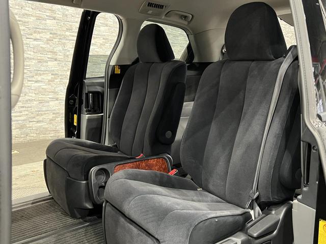 エスティマ ２．４アエラス　Ｇエディション　フリップダウンモニター／両側電動スライドドア／クルーズコントロール／スマートキー／ＥＴＣ／純正ナビ／Ｂｌｕｅｔｏｏｔｈ／バックカメラ／地デジ／ＨＩＤオートライト／純正ＡＷ（31枚目）