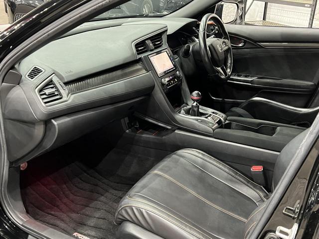 シビック ハッチバック　ホンダセンシング　６速ＭＴ／ＢＬＩＴＺフロントスポイラー／社外リアウイング／ロッソモデロマフラー／ＨＫＳ車高調／ＡＤＶＡＮＲａｃｉｎｇ１８ＡＷ／ＢＲＩＤＥシート／無限シフトノブ／クルーズコントロール／純正ナビ／ＥＴＣ（36枚目）