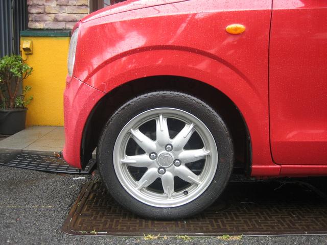 上級グレードの純正アルミ