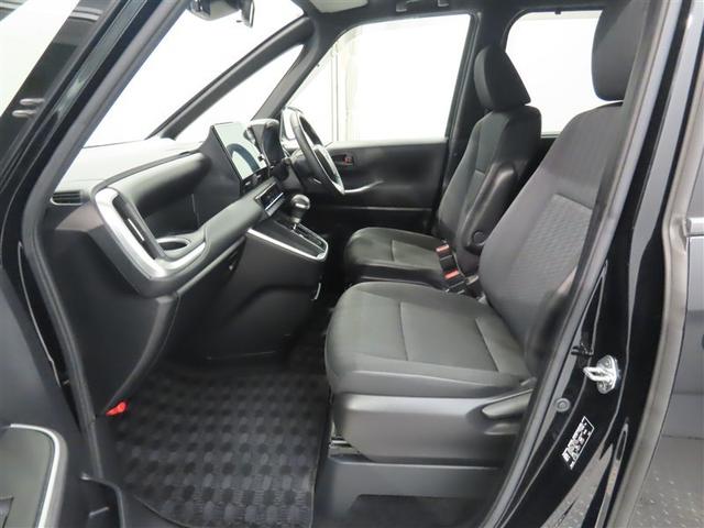 収納も便利で使いやすい。小物や大切な物をやさしく収納。カップホルダーの位置も使いやすいです♪