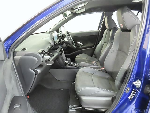 ヤリスクロス ハイブリッド GRスポーツ トヨタ認定中古車・純正ナビ・全周囲モニター・社外ドライブレコーダー・ETC2.0・ステアリングヒーター・記録簿・取扱説明書・スペアキー・LEDヘッドライト(10枚目)