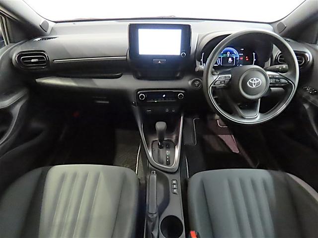 ヤリス ハイブリッドＧ　トヨタ認定中古車・コネクテッドナビ・バックカメラ・社外ドライブレコーダー・ＥＴＣ２．０・記録簿・取扱説明書・スペアキー・ＬＥＤヘッドライト（3枚目）