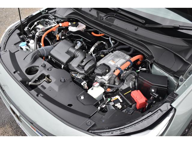 ヴェゼル ｅ：ＨＥＶ　Ｚ・ＰＬａＹパッケージ　ホンダセンシング　ブラインドスポットインフォメーション　パノラマルーフ　ディスプレイオ－ディオ　マルチビュ－カメラ　後退出庫サポ－ト　シ－トヒ－タ－　電動リアゲート　純正１８インチアルミホイール（73枚目）