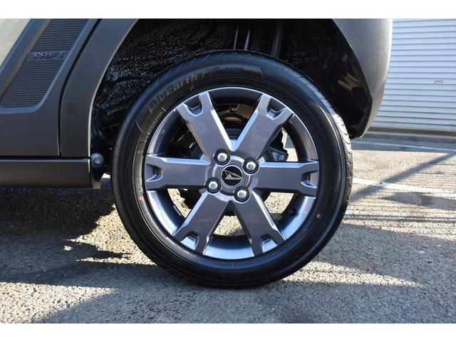 タフト G ダーククロムベンチャー 届出済未使用車 スマートアシスト サンル-フ ブレ-キ制御付誤発進抑制機能 レ-ンキ-プ 障害物センサ- シートヒーター クルーズコントロール プッシュスタート LEDヘッドライト 純正アルミホイール(79枚目)