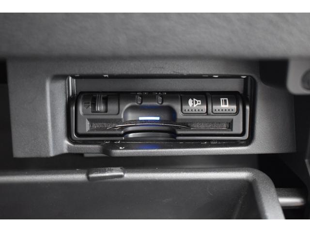 セレナ ｅ－パワー　オーテック　セーフティパッケージ　プロパイロット　パーキングアシスト　ＥＴＣ　ＳＤナビ　フルセグ　ハンズフリ－オ－トスライドドア　アラウンドビュ－モニター　ドライブレコーダー　レーンキープアシスト　シートヒーター　ＬＥＤヘッドライト（18枚目）