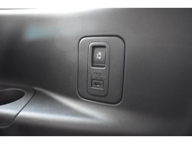 セレナ ｅ－パワー　オーテック　セーフティパッケージ　プロパイロット　パーキングアシスト　ＥＴＣ　ＳＤナビ　フルセグ　ハンズフリ－オ－トスライドドア　アラウンドビュ－モニター　ドライブレコーダー　レーンキープアシスト　シートヒーター　ＬＥＤヘッドライト（60枚目）