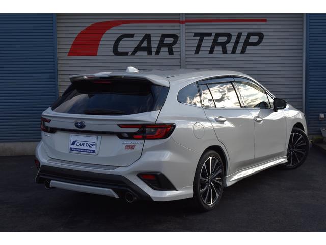 レヴォーグ ＳＴＩスポーツ　ＥＸ　衝突被害軽減　スバルリヤビークルディテクション　サンルーフ　クルーズコントロール　ディスプレイオ－ディオ　フルセグ　フロント・サイド・バックカメラ　レ－ンキ－プアシスト　電動リアゲ－ト　シートヒーター（9枚目）