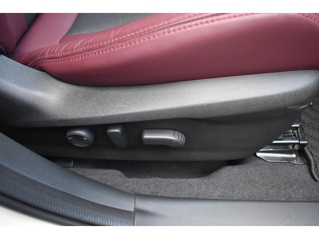 レヴォーグ ＳＴＩスポーツ　ＥＸ　衝突被害軽減　スバルリヤビークルディテクション　サンルーフ　クルーズコントロール　ディスプレイオ－ディオ　フルセグ　フロント・サイド・バックカメラ　レ－ンキ－プアシスト　電動リアゲ－ト　シートヒーター（38枚目）