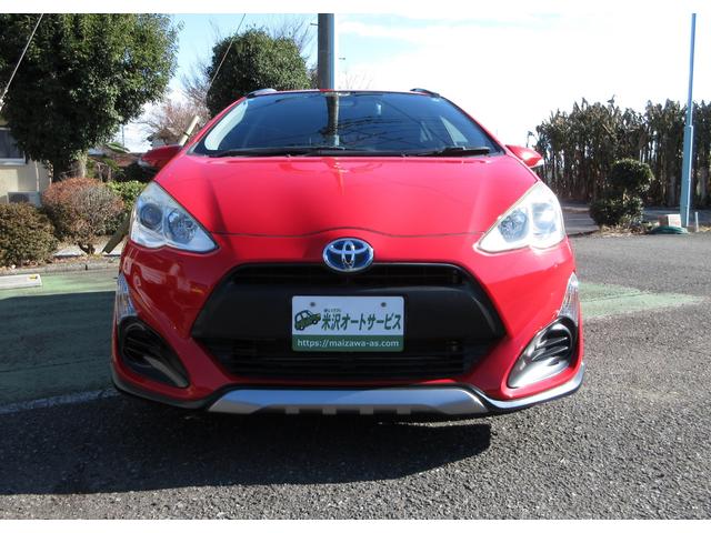 アクア Ｘ－アーバン　ソリッド　ワンオーナー　純正ナビ　Ｂｌｕｅｔｏｏｔｈ接続　バックカメラ　フルセグＴＶ　ＥＴＣ　オートライト　オートエアコン　電動格納ミラー　スマートキー　プッシュスタート　横滑り防止装置　衝突安全ボディ　記録簿（4枚目）