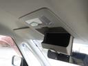 ルーフにも小物入れがありますよ。サングラスの収納に良さそうです。