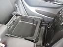 スズキのお決まり!?助手席座面下の収納。取っ手付きで取り外しもできるので、汚れた靴を入れても簡単に洗えますよ。
