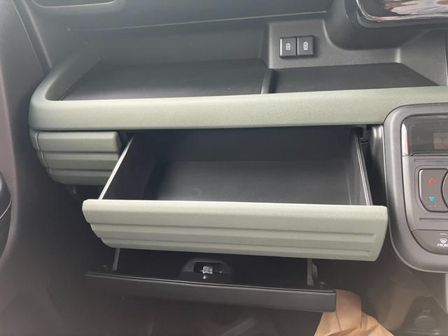 スペーシアギア ハイブリッドＸＺ　ハイブリッドＸＺ（４名）ダムド　ノクトフェイスチェンジキット装着　全包囲モニター付きメモリーナビ９インチ　電動パーキング　スマートキー　ステアリングヒーター　スリムサーキュレーター（15枚目）