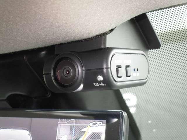 オーラ G FOUR 4WD ニッサンコネクトナビ 試乗車 エマブレ 全周囲 LDW 記録簿 アダプティブクルーズ 盗難防止システム オートエアコン スマートキー バックカメラ LEDライト アルミホイール 4WD ETC車載器 ナビTV 禁煙(10枚目)