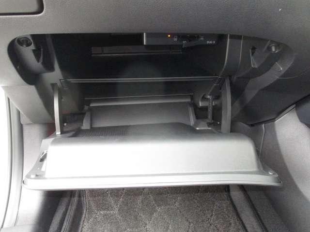 オーラ G FOUR 4WD ニッサンコネクトナビ 試乗車 エマブレ 全周囲 LDW 記録簿 アダプティブクルーズ 盗難防止システム オートエアコン スマートキー バックカメラ LEDライト アルミホイール 4WD ETC車載器 ナビTV 禁煙(16枚目)