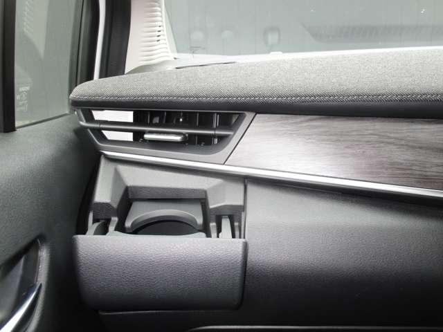 オーラ G FOUR 4WD ニッサンコネクトナビ 試乗車 エマブレ 全周囲 LDW 記録簿 アダプティブクルーズ 盗難防止システム オートエアコン スマートキー バックカメラ LEDライト アルミホイール 4WD ETC車載器 ナビTV 禁煙(17枚目)