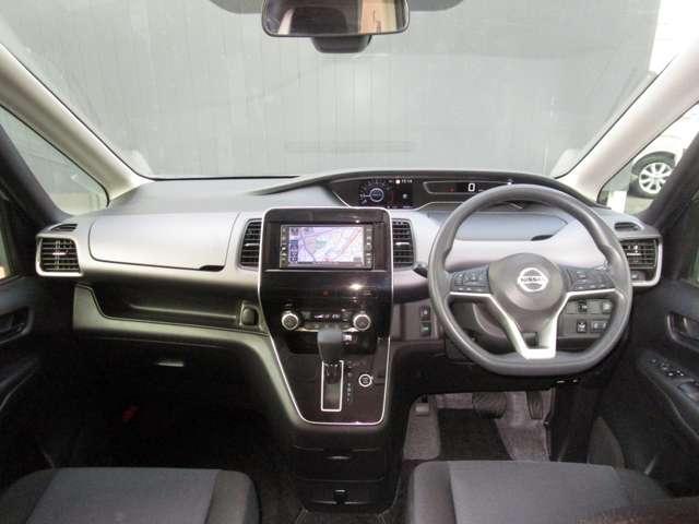 セレナ ＸＶ　ＭＪ１２０Ｄ－Ｗナビ・アラウンドビューモニター・　オートクルーズ　ＥＴＣ車載器　レーンキープ　ワンオーナー車　インテリキー　バックカメラ　記録簿　パワーウインドウ　盗難防止システム　ナビＴＶ　エアコン　ＡＢＳ　エアバッグ　メモリーナビ　キーレス（3枚目）