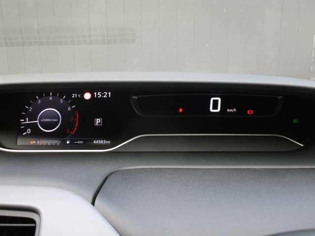 セレナ ＸＶ　ＭＪ１２０Ｄ－Ｗナビ・アラウンドビューモニター・　オートクルーズ　ＥＴＣ車載器　レーンキープ　ワンオーナー車　インテリキー　バックカメラ　記録簿　パワーウインドウ　盗難防止システム　ナビＴＶ　エアコン　ＡＢＳ　エアバッグ　メモリーナビ　キーレス（6枚目）