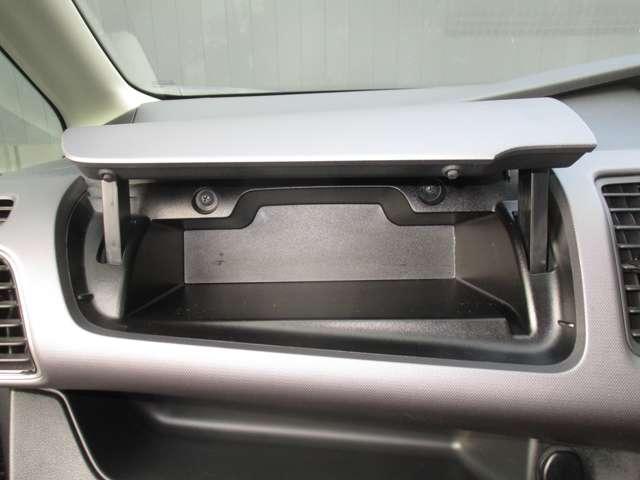 セレナ ＸＶ　ＭＪ１２０Ｄ－Ｗナビ・アラウンドビューモニター・　オートクルーズ　ＥＴＣ車載器　レーンキープ　ワンオーナー車　インテリキー　バックカメラ　記録簿　パワーウインドウ　盗難防止システム　ナビＴＶ　エアコン　ＡＢＳ　エアバッグ　メモリーナビ　キーレス（9枚目）