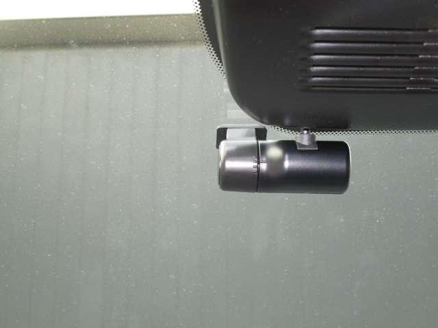 オーラ １．２　Ｇ　ニッサンコネクトナビ・ボーズオーディオ・　自動（被害軽減）ブレーキ　試乗車アップ　ＬＥＤ　ＬＫＡ　サイドカメラ　ＥＴＣ　ドライブレコーダー　カーテンエアバッグ　イモビライザー　アルミホイール　インテリジェントキー　パワーウィンドウ　ナビＴＶ（9枚目）