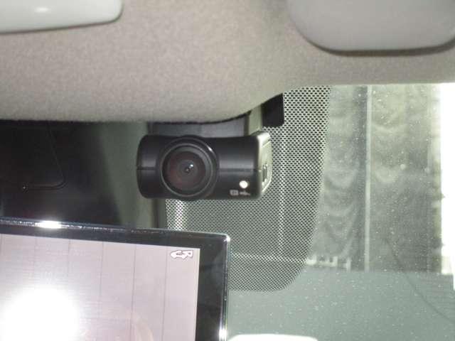 オーラ １．２　Ｇ　ニッサンコネクトナビ・ボーズオーディオ・　自動（被害軽減）ブレーキ　試乗車アップ　ＬＥＤ　ＬＫＡ　サイドカメラ　ＥＴＣ　ドライブレコーダー　カーテンエアバッグ　イモビライザー　アルミホイール　インテリジェントキー　パワーウィンドウ　ナビＴＶ（10枚目）