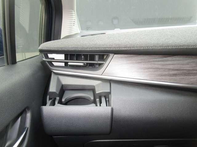 オーラ １．２　Ｇ　ニッサンコネクトナビ・ボーズオーディオ・　自動（被害軽減）ブレーキ　試乗車アップ　ＬＥＤ　ＬＫＡ　サイドカメラ　ＥＴＣ　ドライブレコーダー　カーテンエアバッグ　イモビライザー　アルミホイール　インテリジェントキー　パワーウィンドウ　ナビＴＶ（16枚目）