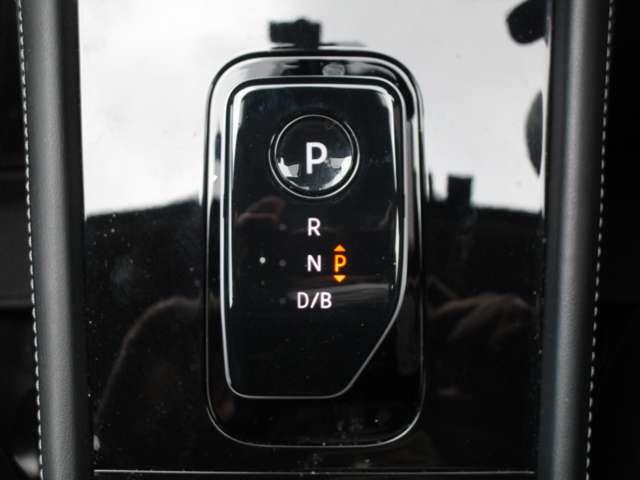 キックス X FOUR (e-POWER) 4WD ナビTV LEDライト 踏み間違い防止 アラウンドビュ- 試乗車UP ETC 盗難防止システム 車線逸脱警報 インテリキー バックモニター ワンオーナー オートエアコン 4WD アイドリングストップ(18枚目)