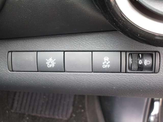 キックス X FOUR (e-POWER) 4WD ナビTV LEDライト 踏み間違い防止 アラウンドビュ- 試乗車UP ETC 盗難防止システム 車線逸脱警報 インテリキー バックモニター ワンオーナー オートエアコン 4WD アイドリングストップ(19枚目)