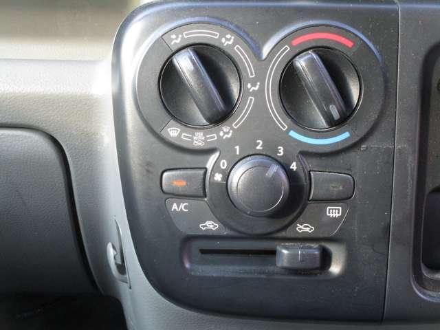 ＮＶ１００クリッパーバン ６６０　ＤＸ　ハイルーフ　５ＡＧＳ車　パワーウィンドー　パワステ付き　運転席エアバック　エアコン　ＡＢＳ付き（7枚目）