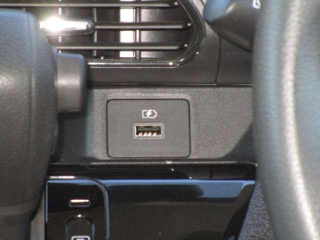 デイズ ６６０　Ｘ　ＭＪ１２０Ｄ－Ｗナビゲーション＆アラウンドビューモニター（ルームミラーのみに映ります）・プラスチックバイザー・ＨＩビームアシスト・エマージェンシーブレーキ＆踏み間違い防止装置（9枚目）