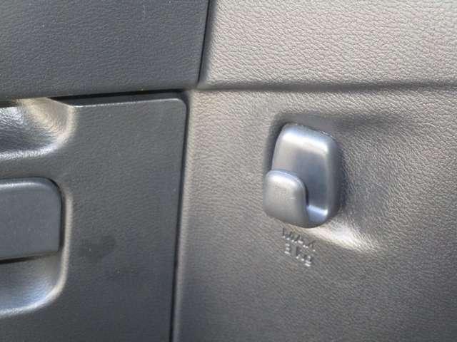 デイズ ６６０　Ｘ　ＭＪ１２０Ｄ－Ｗナビゲーション＆アラウンドビューモニター（ルームミラーのみに映ります）・プラスチックバイザー・ＨＩビームアシスト・エマージェンシーブレーキ＆踏み間違い防止装置（16枚目）