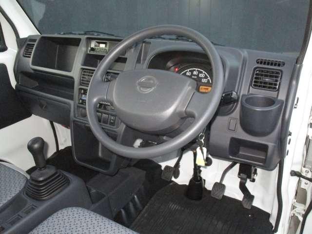 NT100クリッパートラック 660 DX NT100クリッパー5M/T・3方開き・AM/FM1DIN ワンオーナー車 運転席エアバック PS エアコンパワステ メンテナンスノート(3枚目)