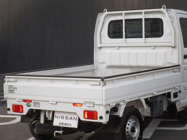 NT100クリッパートラック 660 DX NT100クリッパー5M/T・3方開き・AM/FM1DIN ワンオーナー車 運転席エアバック PS エアコンパワステ メンテナンスノート(17枚目)