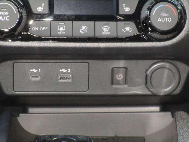 オーラ １．２　Ｇ　ＦＯＵＲ　レザーエディション　４ＷＤ　ニッサンコネクトナビゲーション＆ＡＶＭ　ワンオ－ナ－車　ＬＫＡ　レザーシート　追従クルコン　ＬＥＤライト　バックモニター　ドライブレコーダー　インテリキー　４ＷＤ　ＥＴＣ　アルミ　記録簿　サイドカメラ　盗難警報器　キーレスエントリー（14枚目）