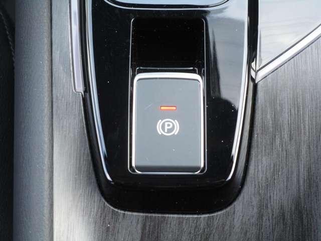 オーラ １．２　Ｇ　ＦＯＵＲ　レザーエディション　４ＷＤ　ニッサンコネクトナビゲーション＆ＡＶＭ　ワンオ－ナ－車　ＬＫＡ　レザーシート　追従クルコン　ＬＥＤライト　バックモニター　ドライブレコーダー　インテリキー　４ＷＤ　ＥＴＣ　アルミ　記録簿　サイドカメラ　盗難警報器　キーレスエントリー（18枚目）