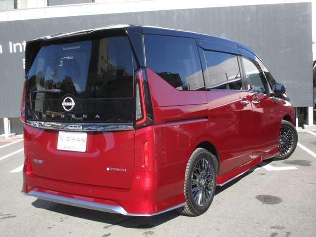 セレナ １．４　ｅ－ＰＯＷＥＲ　ＡＵＴＥＣＨ　スポーツ　スペック　試乗車・ニッサンコネクトナビゲーション＆　両側パワースライドドア　全周囲カメラ　ＥＴＣ　ＬＥＤヘッドライト（2枚目）